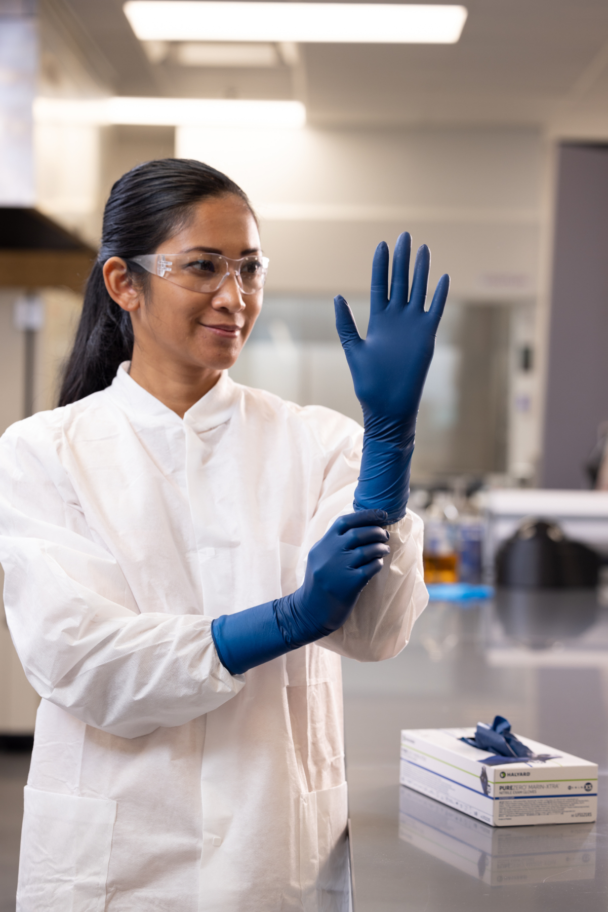 Life Science Nitrile Exam Gloves HALYARD